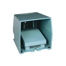 Schneider/Schneider Electric XPE metal foot switch with protective cover